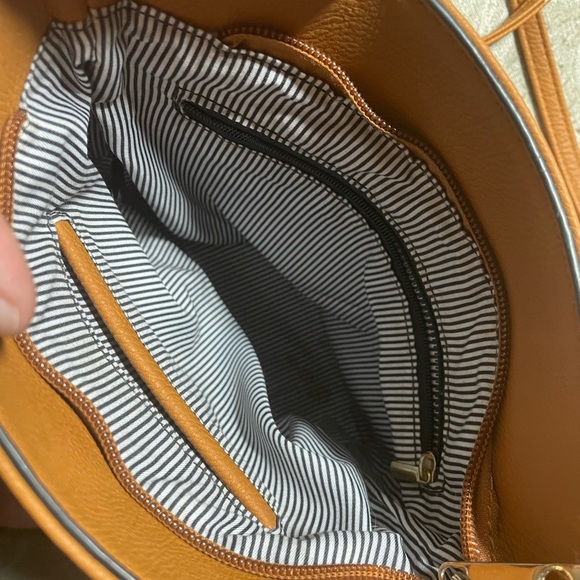 🐷Brown and tan crossbody women’s purse🐷 - Picture 3 of 6